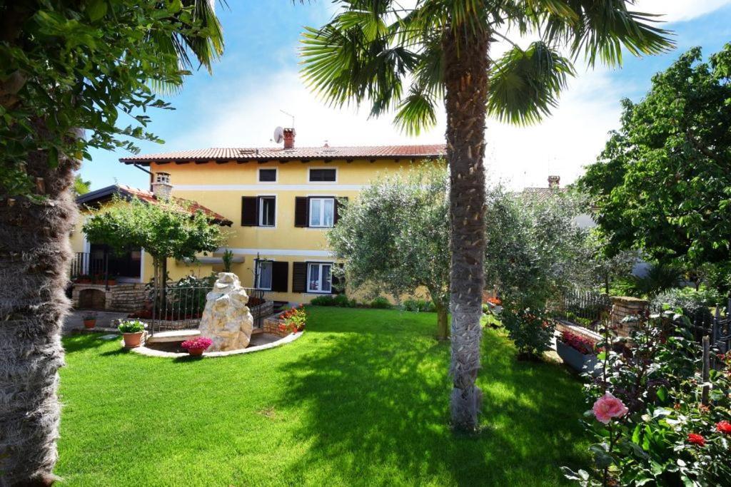 Apartments And Rooms Branka Novigrad Istria Esterno foto
